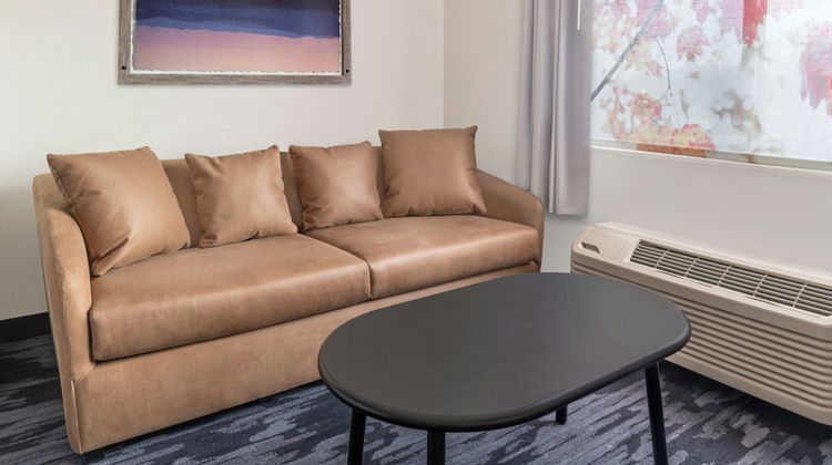 Fairfield Inn & Suites Jackson Suite