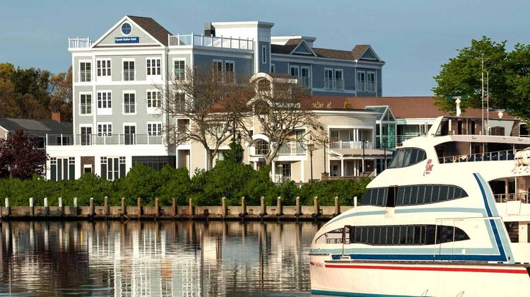 Hyannis Harbor Hotel Exterior