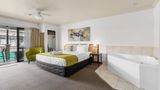 Tuscany Villas Whakatane Room