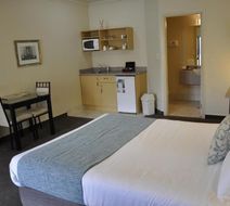 Tuscany Villas Whakatane Room