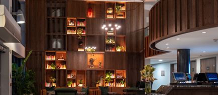 Burleigh Court Hotel Lobby