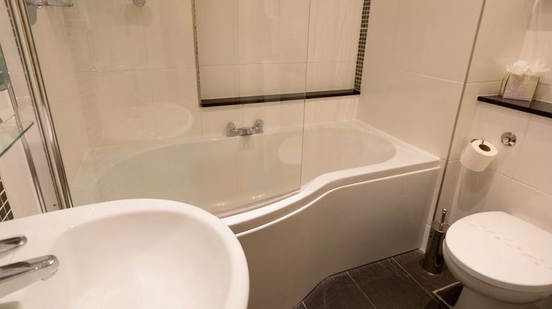 <b>Stratford Limes Hotel Room</b>. Images powered by <a href="https://www.leonardoworldwide.com/" title="Leonardo Worldwide" target="_blank">Leonardo</a>.