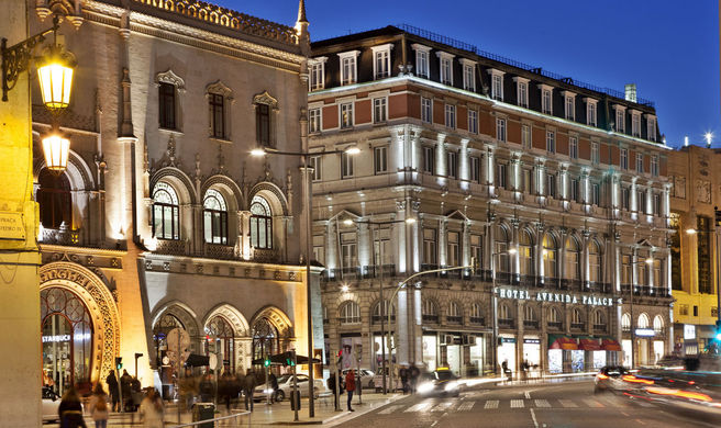 Hotel Avenida Palace Exterior