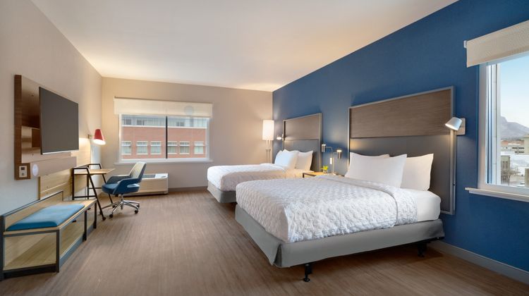 Tru by Hilton Ogden Room