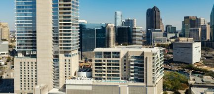W Dallas Exterior