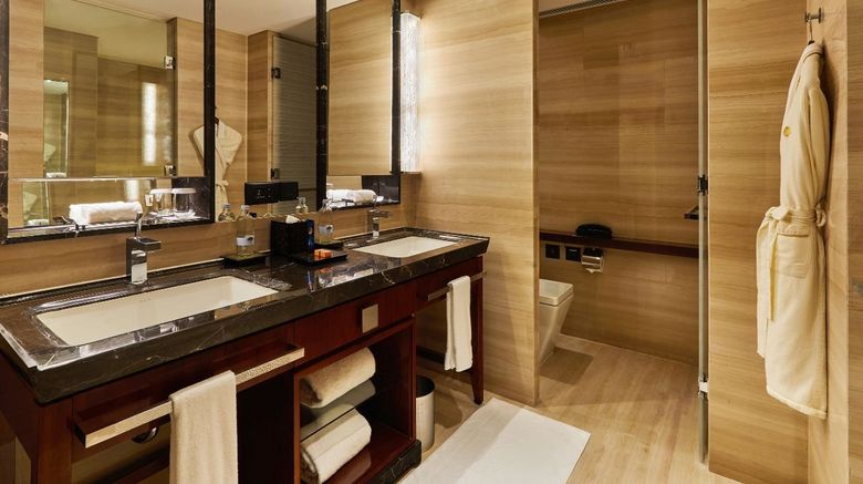 <b>Mandarin Oriental Pudong, Shanghai Room</b>. Images powered by <a href="https://www.leonardoworldwide.com/" title="Leonardo Worldwide" target="_blank">Leonardo</a>.