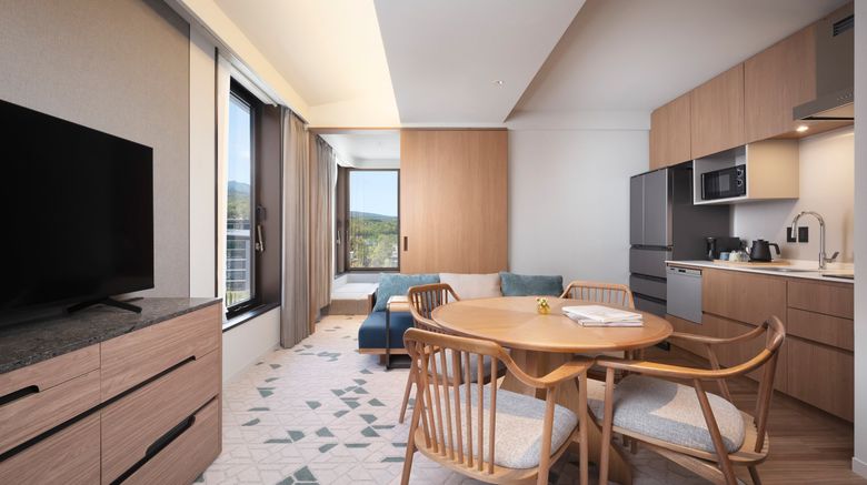 <b>Nikko Style Niseko Hanazono Suite</b>. Images powered by <a href="https://www.leonardoworldwide.com/" title="Leonardo Worldwide" target="_blank">Leonardo</a>.