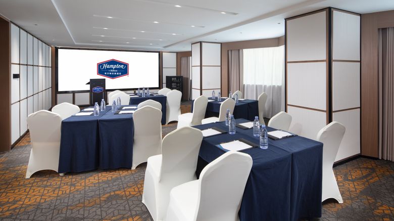 <b>Hampton Haikou Guomao Meeting</b>. Images powered by <a href="https://www.leonardoworldwide.com/" title="Leonardo Worldwide" target="_blank">Leonardo</a>.