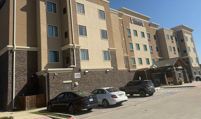 Staybridge Suites Denton Exterior