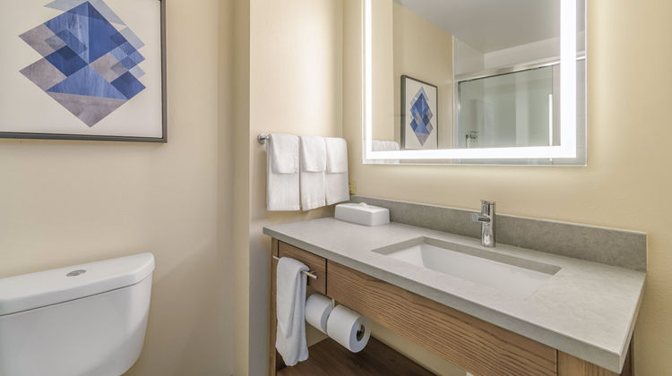 Candlewood Suites Southfield-Detroit Room