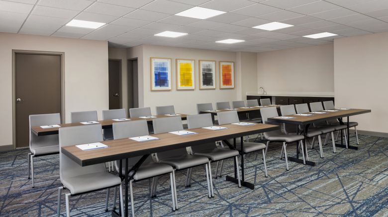 <b>Holiday Inn Express & Suites Bentonville Meeting</b>. Images powered by <a href="https://www.leonardoworldwide.com/" title="Leonardo Worldwide" target="_blank">Leonardo</a>.