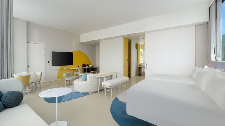 <b>Centara Karon Resort Phuket Suite</b>. Images powered by <a href="https://www.leonardoworldwide.com/" title="Leonardo Worldwide" target="_blank">Leonardo</a>.