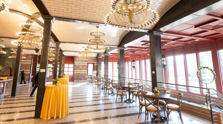 <b>The Albion Summit Hotel Restaurant</b>. Images powered by <a href="https://www.leonardoworldwide.com/" title="Leonardo Worldwide" target="_blank">Leonardo</a>.