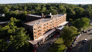 The Albion Summit Hotel