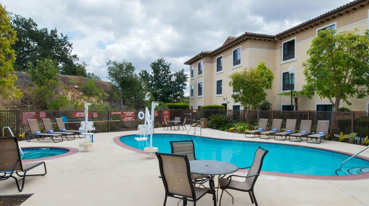 TownePlace Suites Thousand Oaks Ventura Pool