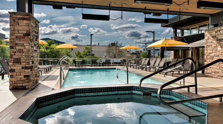Delta Hotels by Marriott Kamloops Pool