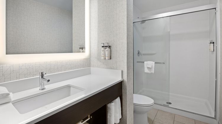 Holiday Inn Express & Stes Locust Grove Room