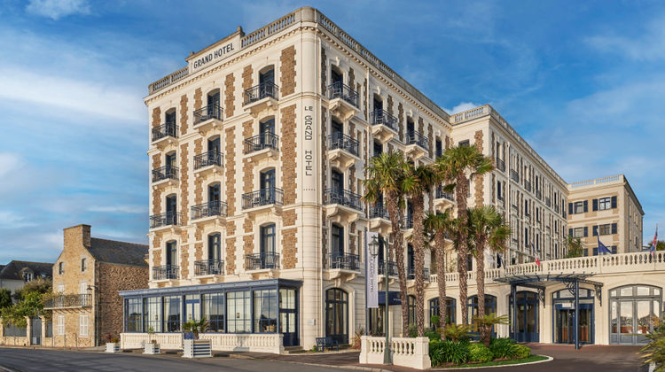 Hotel Barriere Le Grand Hotel Dinard Exterior