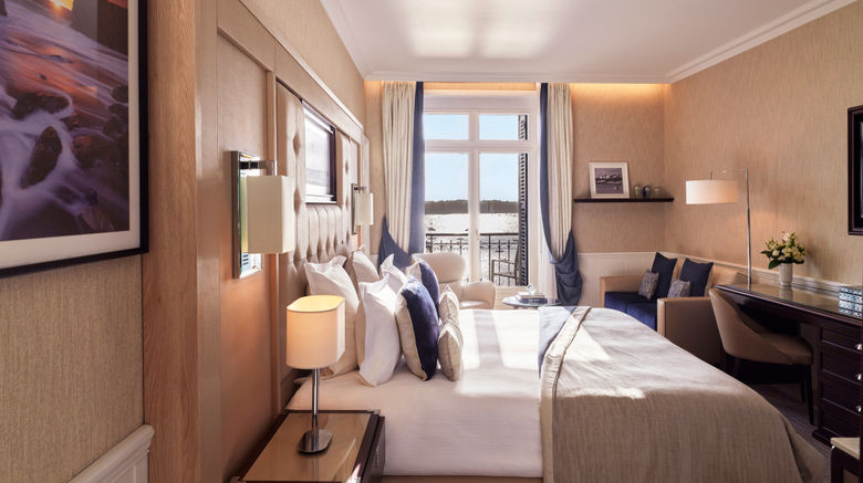 <b>Hotel Barriere Le Grand Hotel Dinard Suite</b>. Images powered by <a href="https://www.leonardoworldwide.com/" title="Leonardo Worldwide" target="_blank">Leonardo</a>.