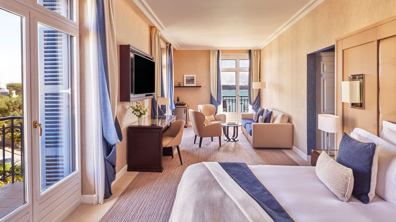<b>Hotel Barriere Le Grand Hotel Dinard Suite</b>. Images powered by <a href="https://www.leonardoworldwide.com/" title="Leonardo Worldwide" target="_blank">Leonardo</a>.
