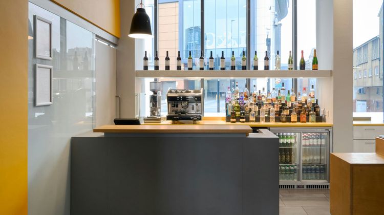 Four Points Flex by Sheraton Cardiff Lobby