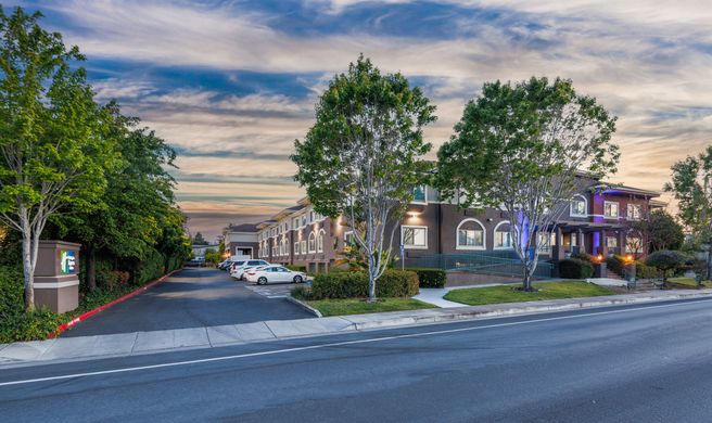 Holiday Inn Express/Stes Silicon Valley Exterior