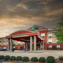 Holiday Inn Express & Suites Gadsden W-N
