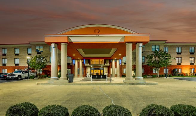 Holiday Inn Express & Suites Gadsden W-N Exterior
