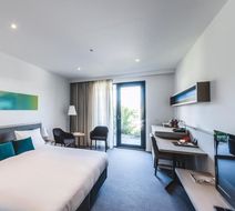 Quarters At Flinders Hotel Room