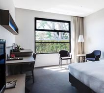Quarters At Flinders Hotel Room