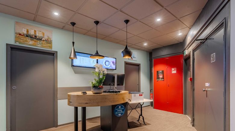 <b>B&B HOTEL Boulogne-sur-Mer Lobby</b>. Images powered by <a href="https://www.leonardoworldwide.com/" title="Leonardo Worldwide" target="_blank">Leonardo</a>.