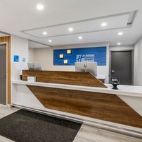 Holiday Inn Express Downers Grove