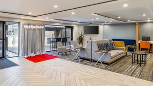Holiday Inn Express Downers Grove