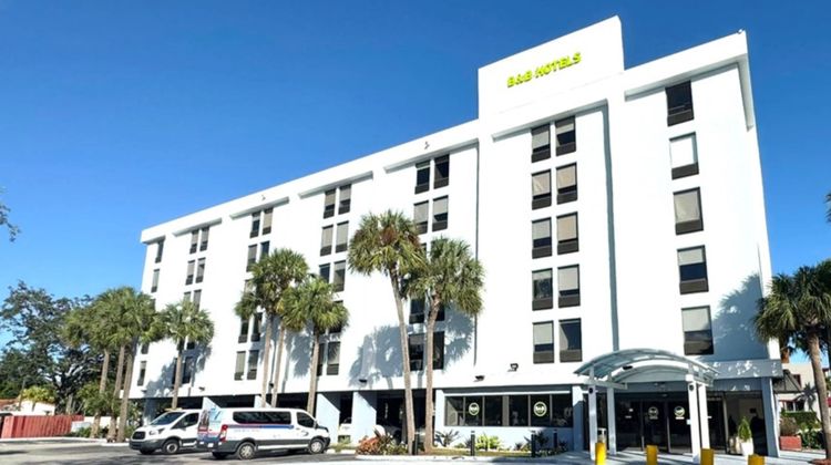 B&B Hotel Miami Airport Exterior