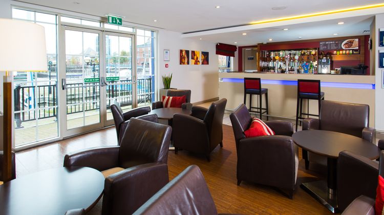 Holiday Inn Express Salford Quays Exterior