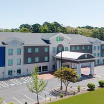 Holiday Inn Express Hotel & Suites
