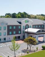 Holiday Inn Express Hotel & Suites