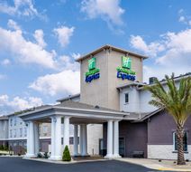 Holiday Inn Express Exterior