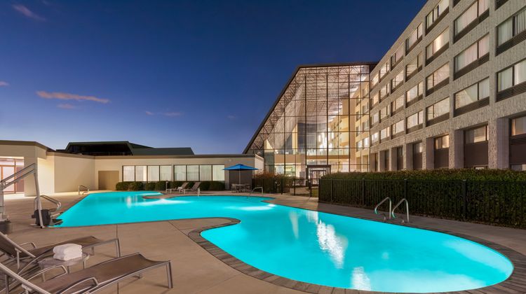 Holiday Inn Virginia Beach-Norfolk Hotel Pool