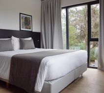 MERIT PARQUE LELOIR Room
