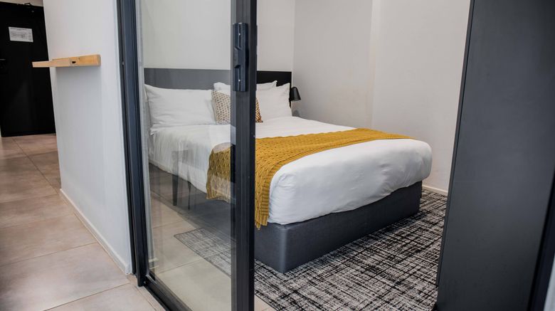 <b>BlackBrick Sandton 1 Room</b>. Images powered by <a href="https://www.leonardoworldwide.com/" title="Leonardo Worldwide" target="_blank">Leonardo</a>.