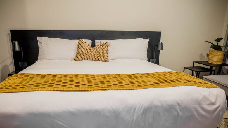 <b>BlackBrick Sandton 1 Room</b>. Images powered by <a href="https://www.leonardoworldwide.com/" title="Leonardo Worldwide" target="_blank">Leonardo</a>.
