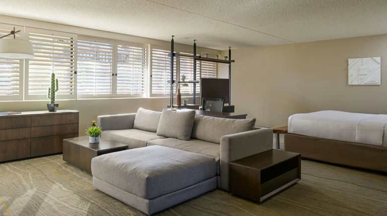 <b>Marriott Phoenix Resort Tempe at The Buttes Suite</b>. Images powered by <a href="https://www.leonardoworldwide.com/" title="Leonardo Worldwide" target="_blank">Leonardo</a>.