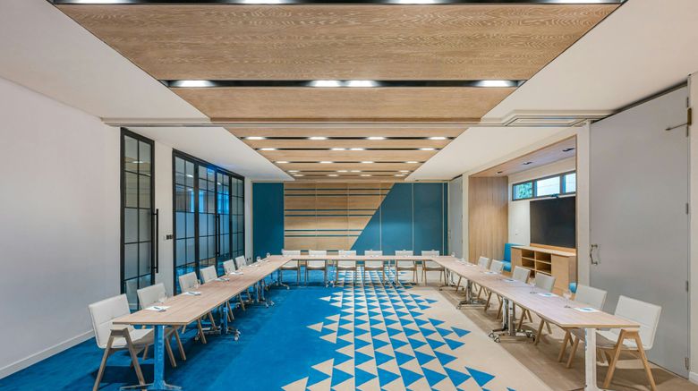 <b>Four Points King Abdulaziz Road Meeting</b>. Images powered by <a href="https://www.leonardoworldwide.com/" title="Leonardo Worldwide" target="_blank">Leonardo</a>.