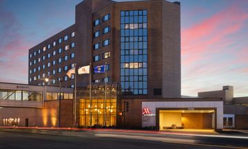 Oshkosh Marriott Waterfront Hotel & Conv