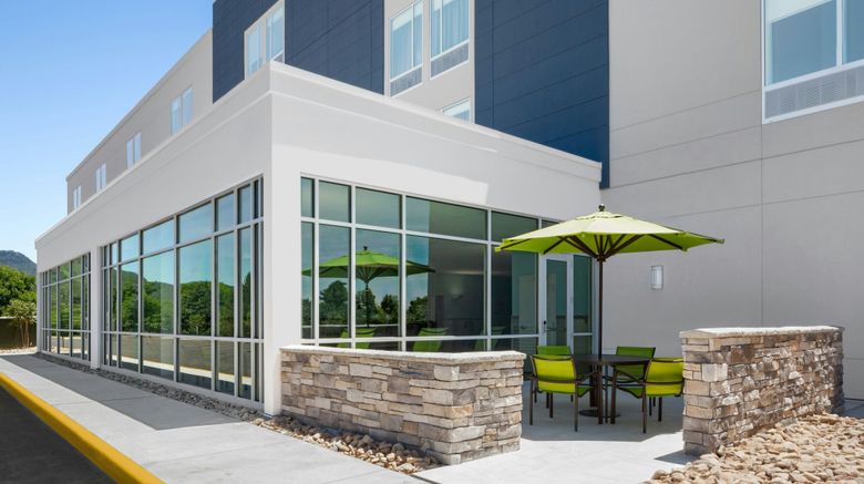 <b>SpringHill Suites Roanoke North Pool</b>. Images powered by <a href="https://www.leonardoworldwide.com/" title="Leonardo Worldwide" target="_blank">Leonardo</a>.