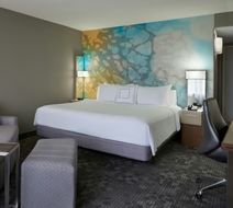 Courtyard by Marriott Toronto Airport Room
