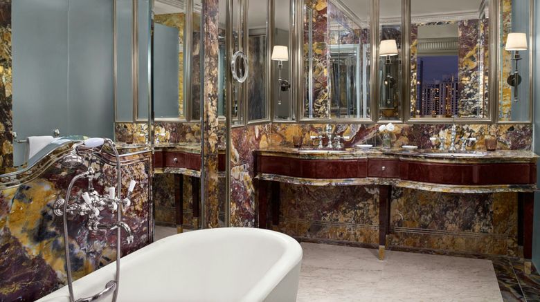 <b>The St. Regis Singapore Room</b>. Images powered by <a href="https://www.leonardoworldwide.com/" title="Leonardo Worldwide" target="_blank">Leonardo</a>.