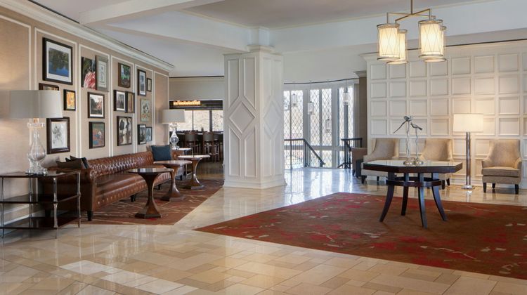 Sheraton Westport Chalet Hotel St. Louis Lobby