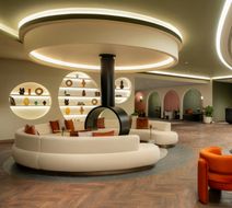 Cardo Roma, Autograph Collection Lobby